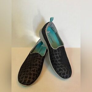 Vionic Black and Gray Women's Sneakers